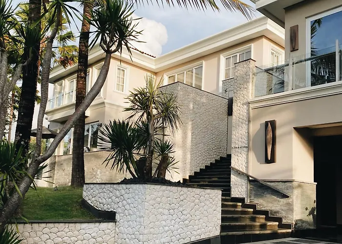 Kula Kara Bingin, Villa