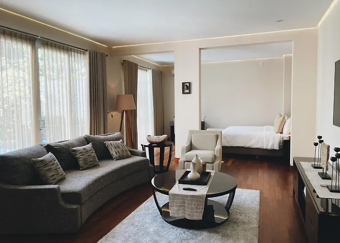 Villa Kula Kara Bingin, *